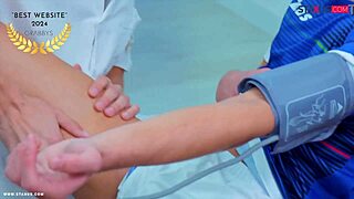 Kremsi Twink Erotik Masaj ve Sakso Alıyor HD Oturumda