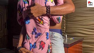 Min ebony kåta moster vill ha mig så mycket... kan inte sluta tänka på henne, vet du!