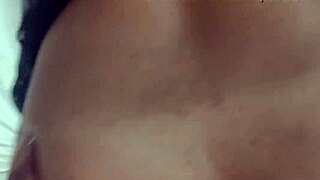 Herečka z telenovely na čtyřech bere velký čurák