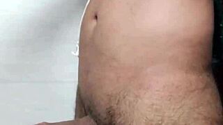 cant resist masturbating indian desi gay 😏