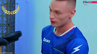 Kremsi Twink Erotik Masaj ve Sakso Alıyor HD Oturumda