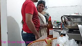 18-19 years old Bangladeshi stepmother's xxx video in Hindi
