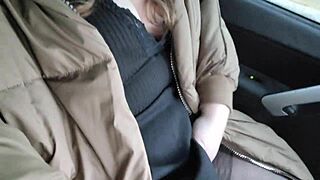 Chubby Cute Girl Ripped Pantyhose For Wet Play In Taxi
