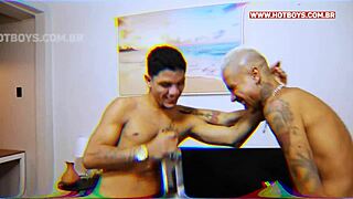 Botei meu amigo pra mamar on my thick tattooed cock in pov.