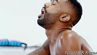 cocksucker remy cruze penetrated by athletic white gay hunk