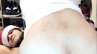 Mexican and Colombian amateurs share a room at the inn