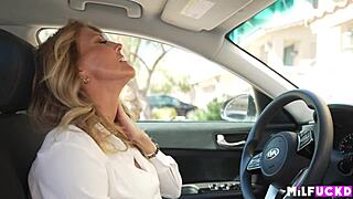 熟女ママが息子親友を正常位誘惑騎乗位フィニッシュ！