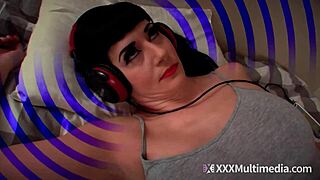 Step mom swapped bodies with me using headphones, so wild! 😳