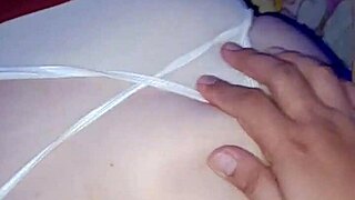 Desconocida sola pide acompañarla y le rompo el culo con creampie anal!