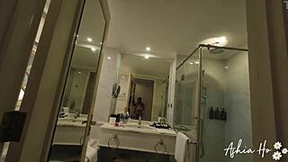 Old scammer poses as landlord to trick innocent teens