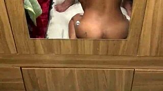 Comendo o cu e gozando na buceta da novinha