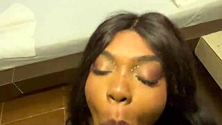 Colombian Milf Pays For Delivery With Intense Hot Sex