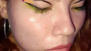 Desconocida sola pide acompañarla y le rompo el culo con creampie anal!