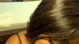 Colombian Milf Pays For Delivery With Intense Hot Sex