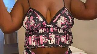 Colombian Milf Pays For Delivery With Intense Hot Sex