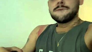 Mamando Dotado Enquanto Joga