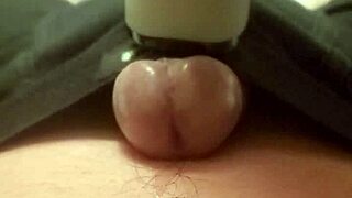 wow, massage leads to handjob and cum flowing 😏