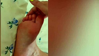 Fans enjoy my young shaved legs in homemade solo