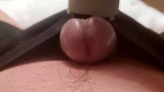 wow, massage leads to handjob and cum flowing 😏