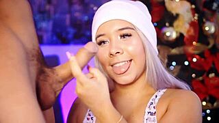 Heyy, Valentina from Medellín, the slutty babe, needs cock every morning to stretch her lips wide!! 😍