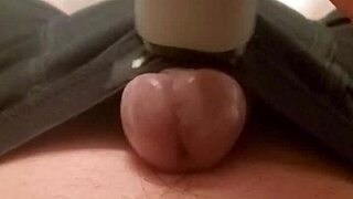 wow, massage leads to handjob and cum flowing 😏