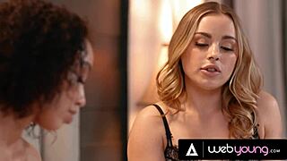 alexis tae dives into anna claire clouds' muff!