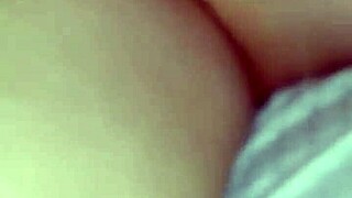 Primeira vez cuzinho gets creampied by amateurs!