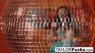 Hot 70s babes fingering each other's pussies 😏