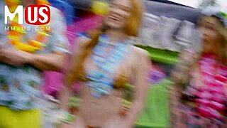 i can’t beleive this jerkaoke summertime orgy got me bent over. madison morgan n rosalyn sphinx r wild!