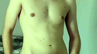 smartphone version shows homemade masturbation and cum on webcam?