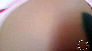 Ненавистный таракан бесит меня пока я сосу