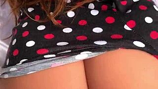 o safado gozou na buceta da inteada com brinquedo sexy. confira completo!