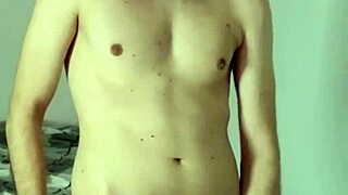 smartphone version shows homemade masturbation and cum on webcam?