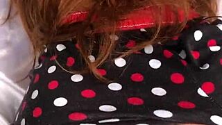 o safado gozou na buceta da inteada com brinquedo sexy. confira completo!