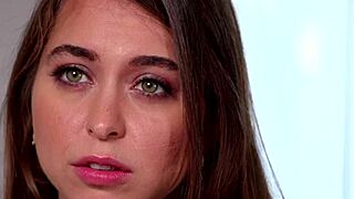 Yo, Riley Reid and Carter Cruise go wild with lesbian oral!