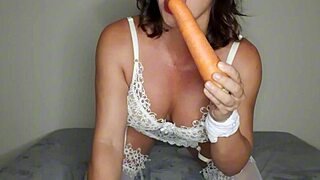 ebony explores squirting pussy play