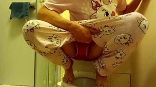 man, non-stop peeing in panties and wetting myself like crazy!