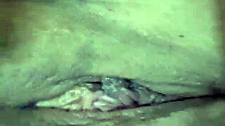 gordinha shows off sexy curves in solo play