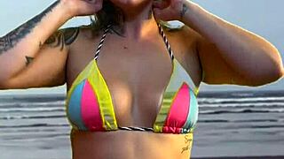 deixei o garçom da praia impressionado com meu visual na barraca