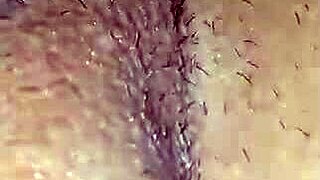 Close up comendo a buceta da putinha de perto pra voces