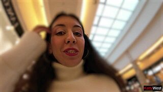 Teen Pees In Jeans In Shopping Mall!