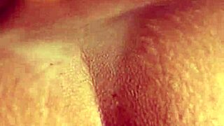 Sexo anal com gozada dentro.