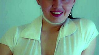 Dissolute Milf Pegs Her Guy, Slaps Ass, and Earns a Cumshot