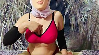 Poor Indian girl strips down in raw homemade video showing every detail in nude reality