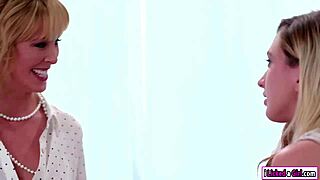 Asian Ayumi scissoring in lesbian threesome