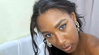 Man, watching this ninfeta give her tight ass to her father-in-law is unreal