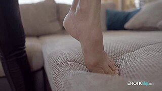 Jerk Off on My Hot Feet While I Dominate You