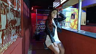 esposa deu pro estranho no banheiro sujo de um bar, wow