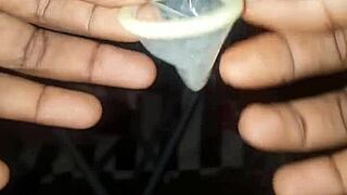 je prepare mon penis avec un glaçon pour defoncer cette chatte