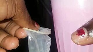 je prepare mon penis avec un glaçon pour defoncer cette chatte